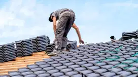 TUKANG PERBAIKAN ATAP BOCOR RENOVASI PEMASANGAN ATAP BAJA RINGAN
