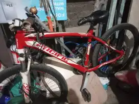 Sepeda Pacific warna merah