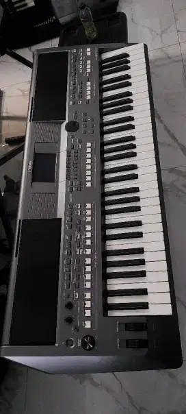 Keyboard yamaha Psr-S 670