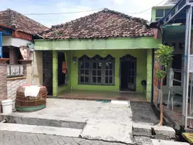 RUMAH DI DUSUN JATIREMBE, BENJENG GRESIK