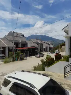 Rumah Aurora View Gunung, Sejuk dan Asri