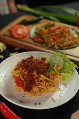 LOWONGAN PEKERJAAN COOK, COOK HELPER,WAITERS(Wanita) & JURU PARKIR