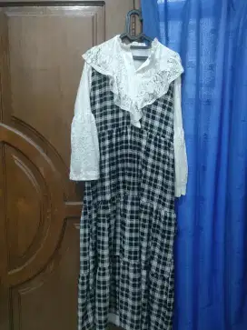 Gamis brukat kotak-kotak