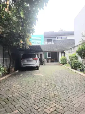 Rumah Homey Asri Tanah Luas Dekat Ke Jalan Raya Jombang