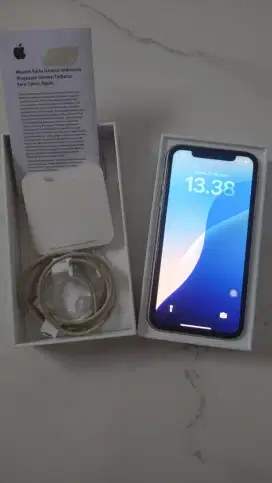 Iphone 11 white 128gb Resmi ex iBox Nego Tipis