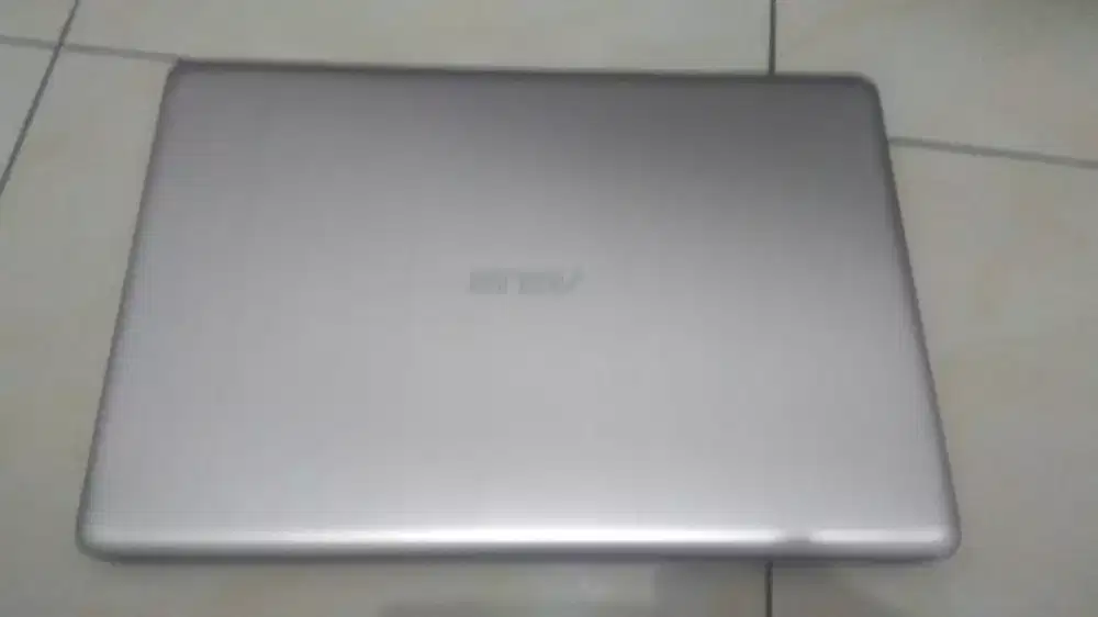 Dijual Laptop 15 inchi Asus core i7 Gen 7