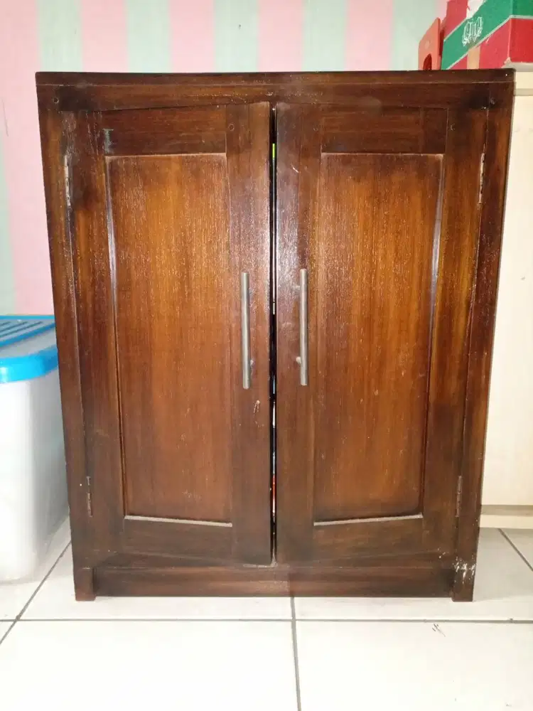 Lemari Kecil Serba Guna