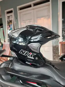 Helm NHK Predator