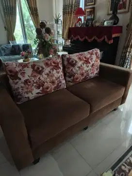 Sofa dijual murah ,masih bagus dan kuat