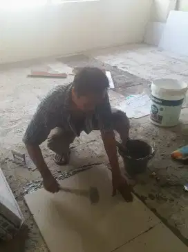 Tukang harian dan borongan