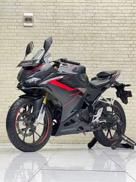 Odo 5rb Istimewa!!Honda CBR 150R 2021 Black N Asli Mulus-Mustika