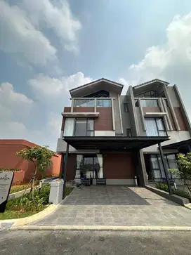 Dapatkan Harga Spesial Khusus Bulan Ini! Rumah 3 Lantai di Summarecon