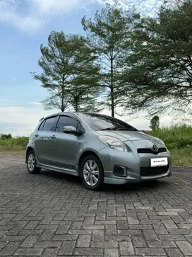 YARIS E 2013 / 2012  Matic Bagus Murah Kredit Bekas Surabaya Garansi