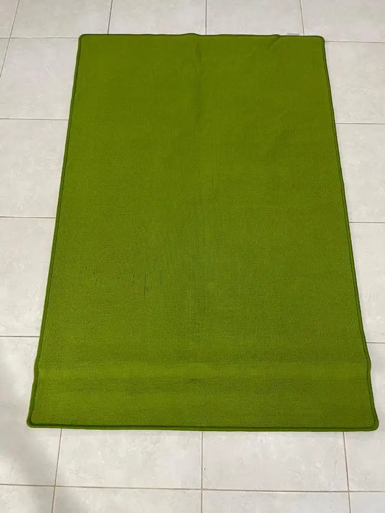Karpet hijau anti slip