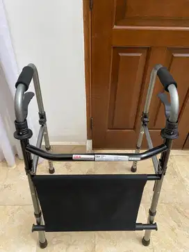 Walker Alat Bantu Jalan