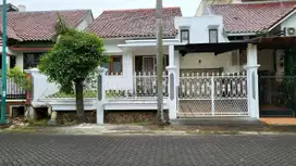 Disewa Rumah di Perumahan Elite Raffles Hills Cibubur - Jakarta Timur