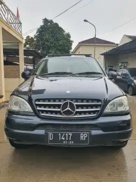 Mercy ML320 AT 2000
99% original pabrikan
Pakaian sendiri mobil