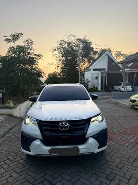 Dijual Toyota Fortuner 2.4 TRD Diesel