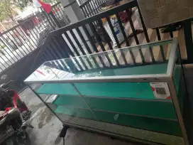 Etalase + roda ukuran 2 meter