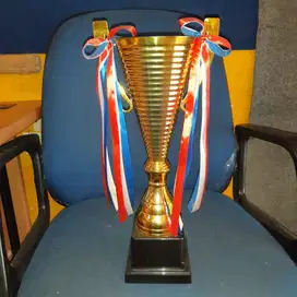 Trophy/Piala Cup dan Bola