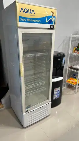 Show case Chiller 3 rak merk aqua second