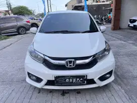 Dp 2jt. HONDA BRIO SATYA E 2019 AT / AUTOMATIC PUTIH