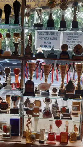 Dijual Contoh Plakat