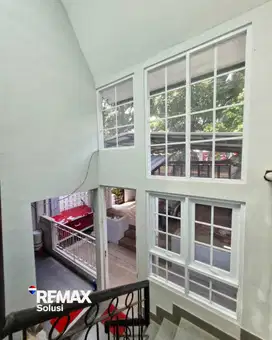 DISEWAKAN RUMAH SIAP HUNI COCOK UNTUK USAHA KAWASAN KEBAYORAN BARU JAK