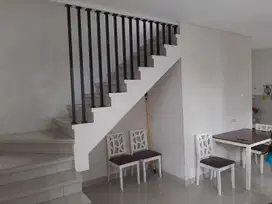 Disewakan Rumah 2 Lantai Furnish di Harapan Indah Bekasi