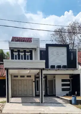 Taman Beverly Lippo Cikarang . 216 M2 . Kt 5 Km 3 . 1.5 Lnt