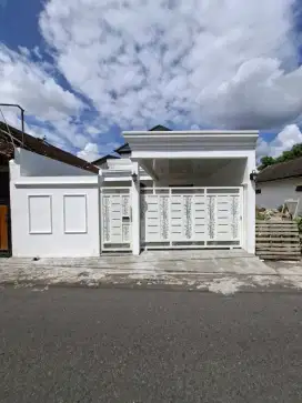 Dijual Rumah Baru deket kota di Kadipiro