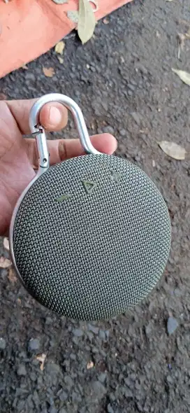 Speaker bluetooth Uniq gantungan