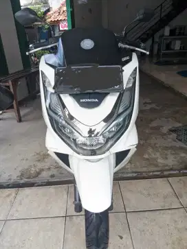 Jual honda PCX  putih tipe Abs 2021