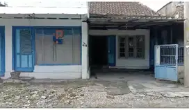 RUMAH LOKASI STRATEGIS PINGGIR JALAN SOLO , KEPRABON BANJARSARI