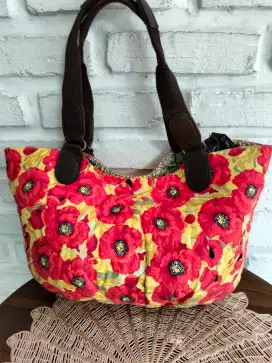 Tote kanvas bunga merah