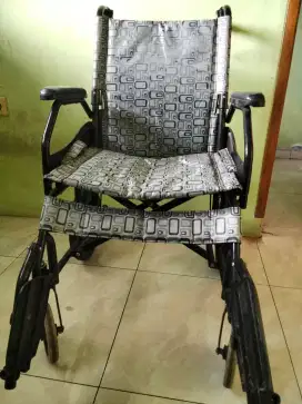 Kursi roda merk gea medical