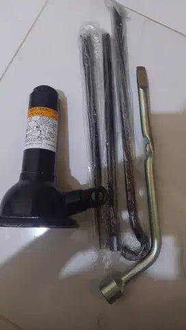 Dongkrak pakean mobil innova/fortuner bisa pake.