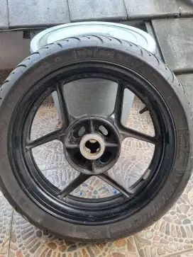 Ban moge uk 160/60 R17 Michelin bonus velg
