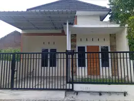 Rumah baru siap huni perum depok dalam lll pedurungan kota semarang