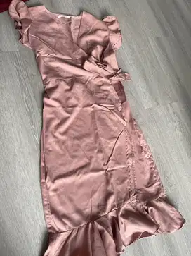 Dress atau gaun preloved bekas
