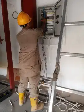 Teknisi listrik