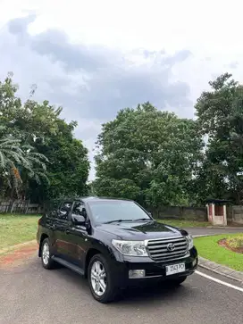Land Cruicer VX200 2011