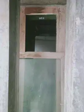 Furniture daun jendela dan daun pintu dari kayu mahoni