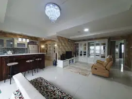 Sewa Apartemen Penthouse Waterplace Tower E, Pakuwon Indah