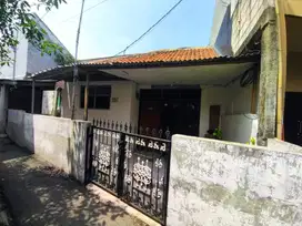RUMAH MURAH AKSES MOTOR TANAH LUAS DI CONDET JAKARTA TIMUR