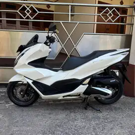Honda PCX 160 Tahun 2022 Mulus Pajak Panjang Tangan Pertama