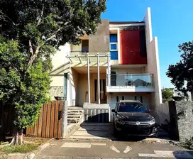 Rumah Pakuwon City Siap Huni Sebelah Taman San Diego