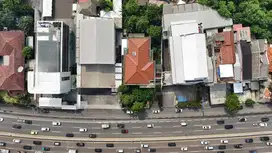 Rumah Hitung Tanah Cocok Showroom dan Gedung Kantor