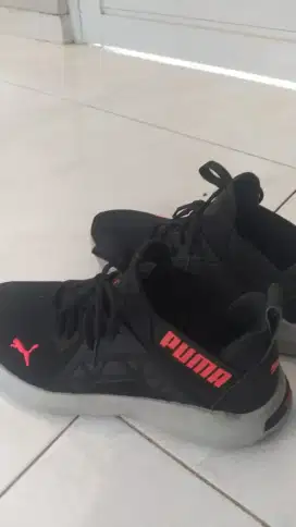 SEPATU PUMA no 42