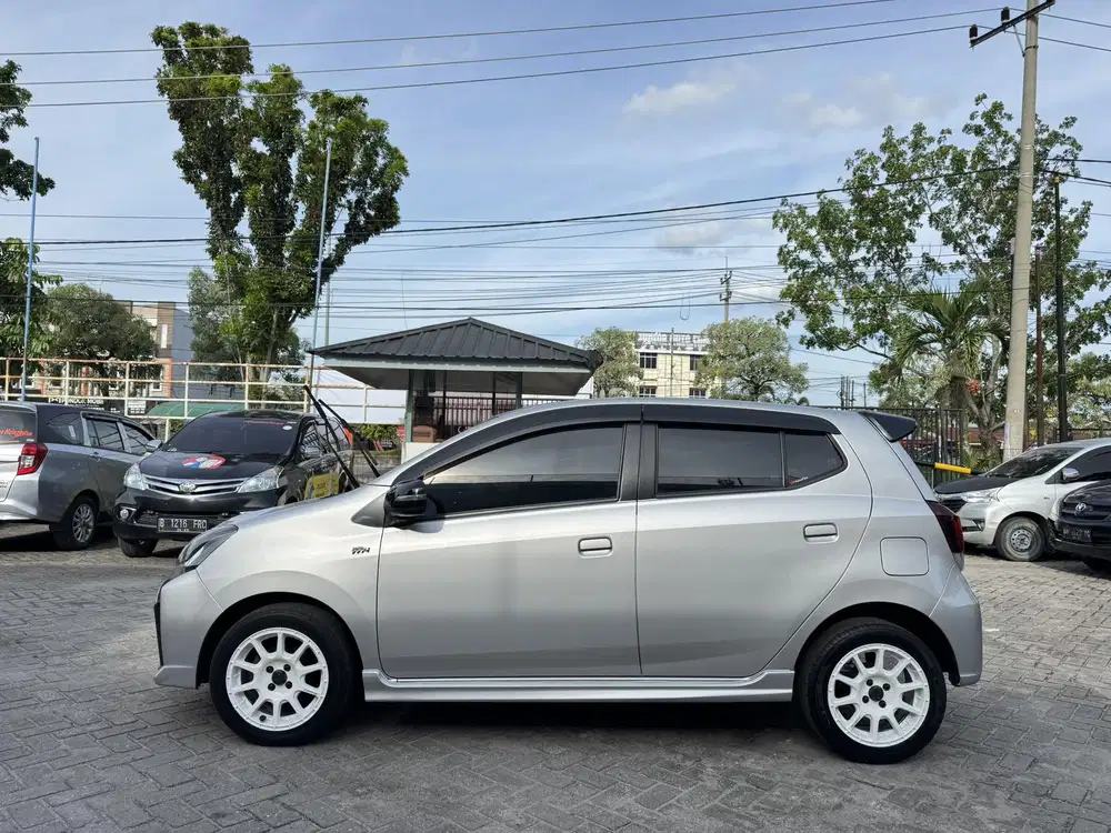 Pajak Panjang - Daihatsu Ayla R 1.2 Bensin-AT 2020 Silver - PKR